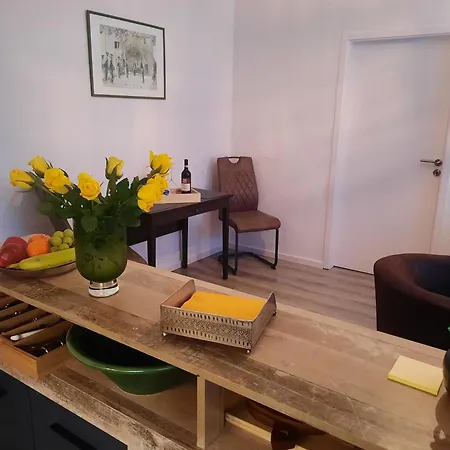 Gemuetliches Nest In Bester Koelner City-wohnlage Lejlighed Köln